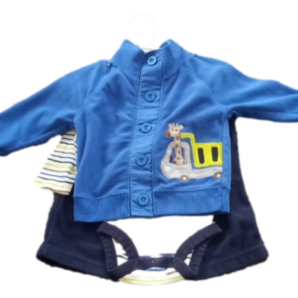 Nwot..carter's 3 pc Set- size 12 mos.